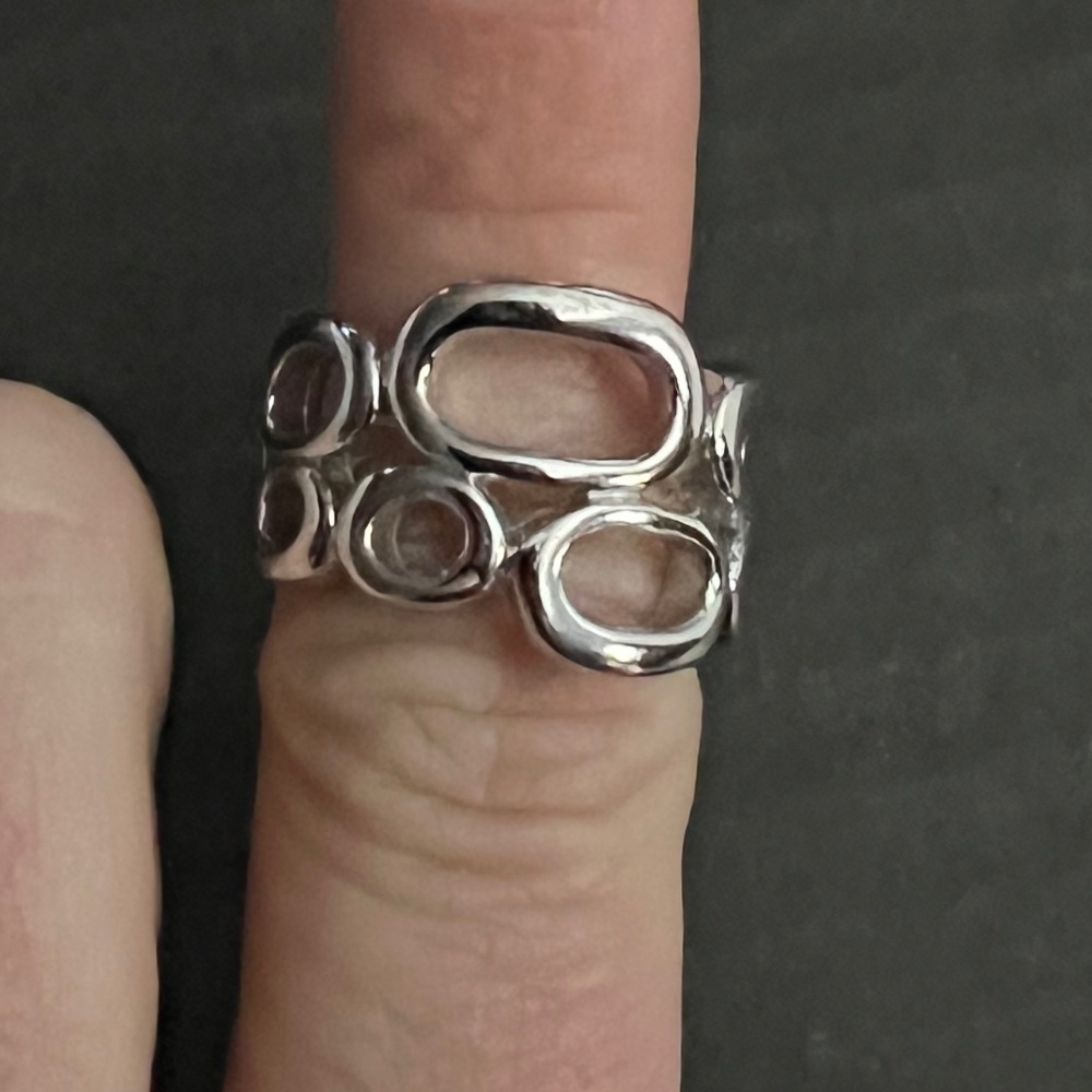 Lia Sophia geometric ring